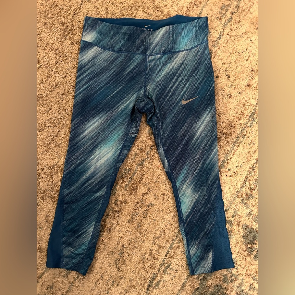 Nike Women’s dri-fit workout leggings
